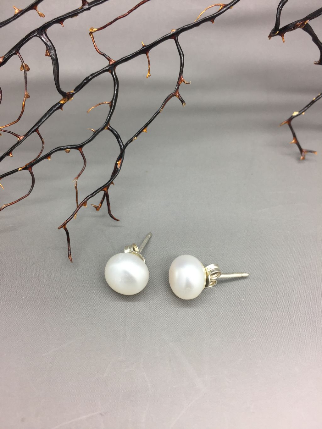 Orecchini di perle di fiume bianche a bottone 2 a misura, in argento 925