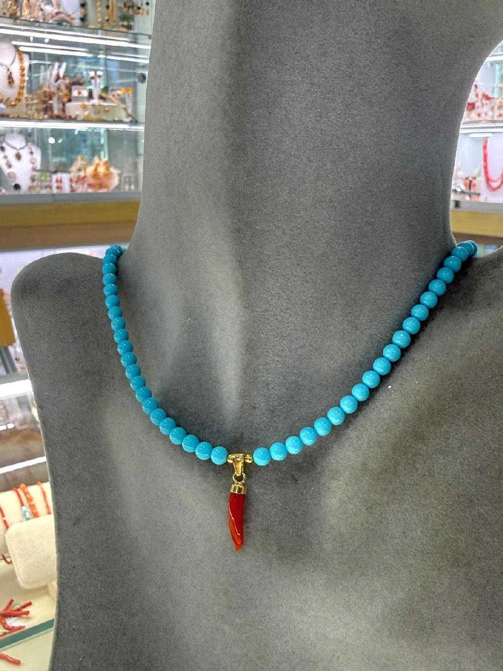 Collana di pasta di turchese con cornetto di corallo rosso - immagine 2